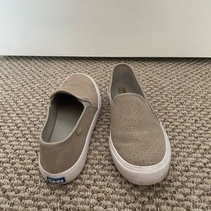 KEDS, womens flats, size 9- like new, neutral color